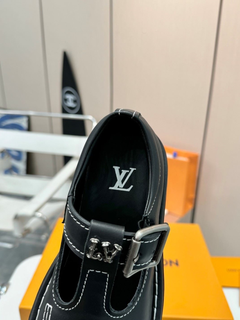 l0vis Vvtt0n loafers